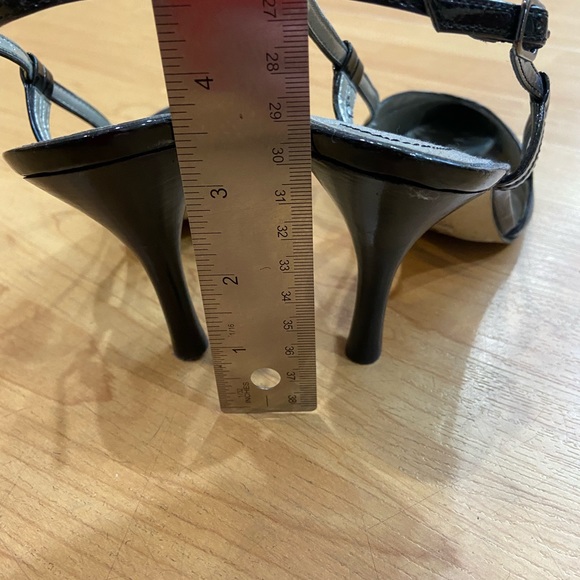 Size 8M Anne Cline leather sling sandals - Picture 3 of 5